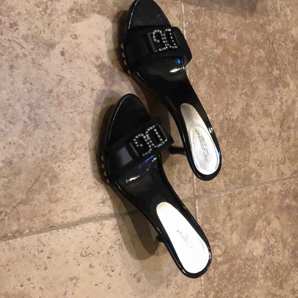 GUC Authentic Dolce & Gabbana black patent heels